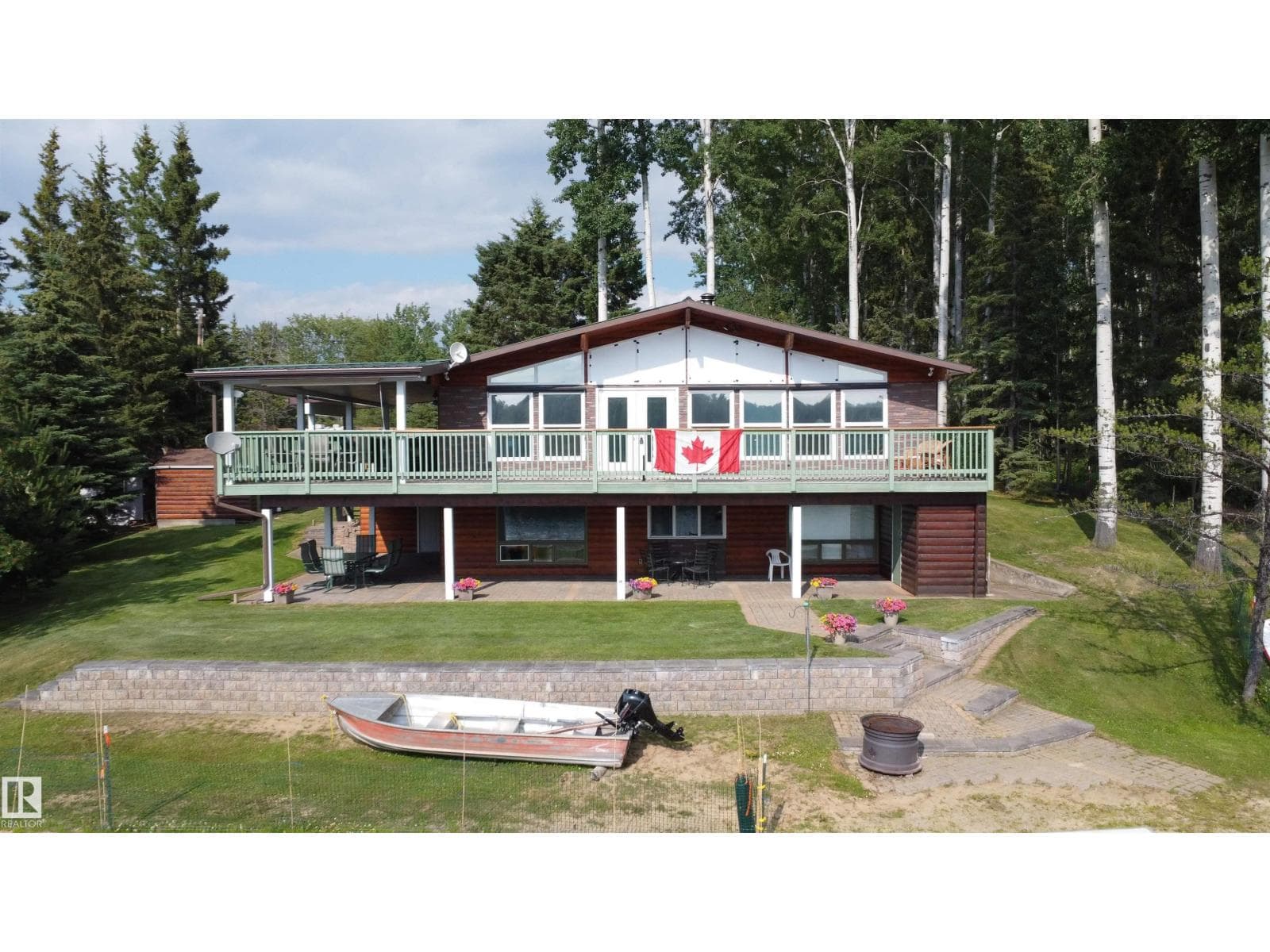 16 Maple Cresent — photo 3