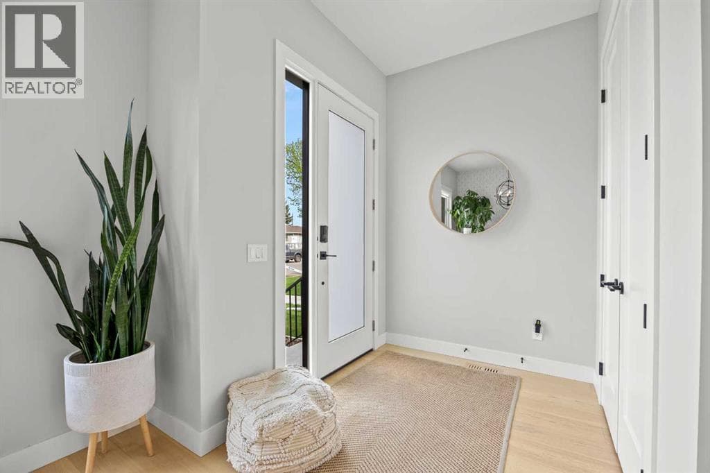 1133 Radnor Avenue NE — photo 3