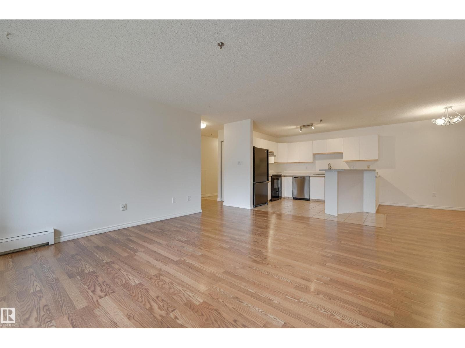 #106 11915 106 AV NW — photo 5
