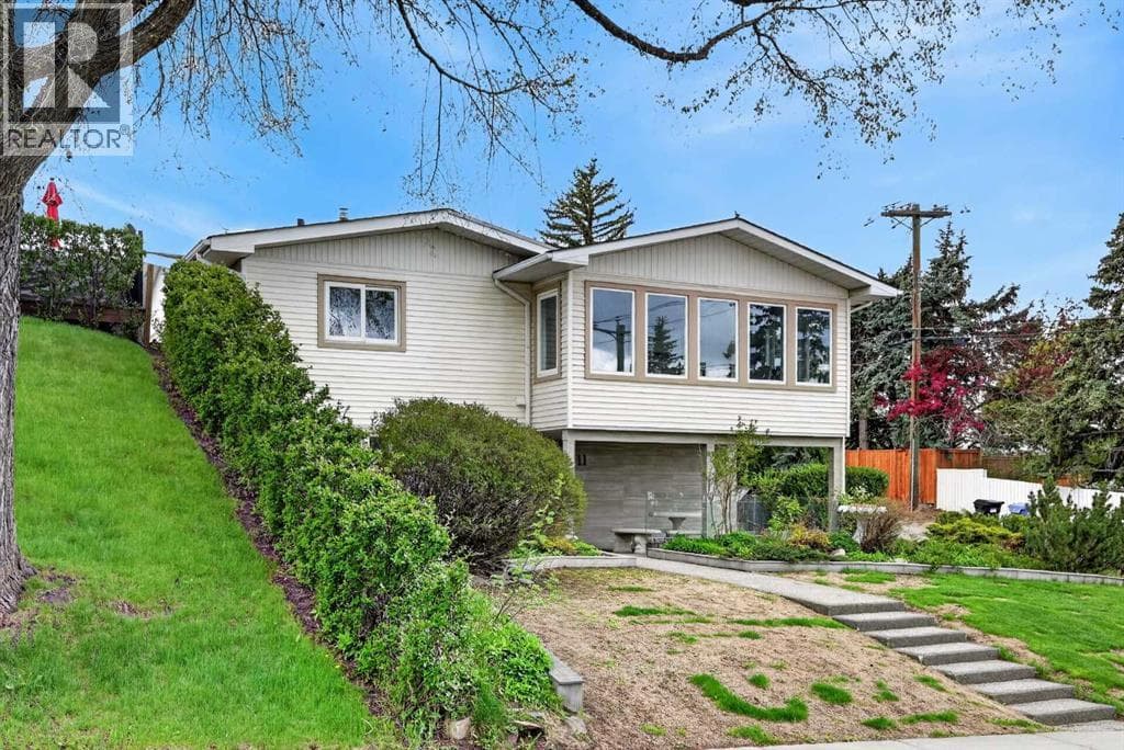 11 Selkirk Drive SW — photo 3