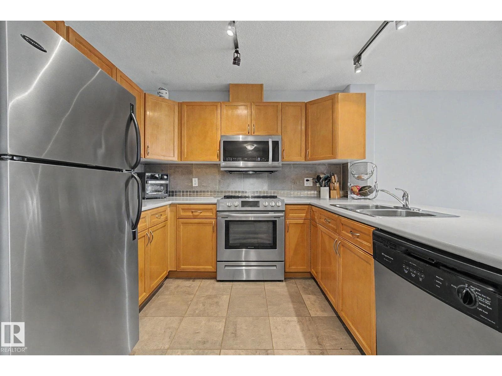 #303 530 HOOKE RD NW — photo 2
