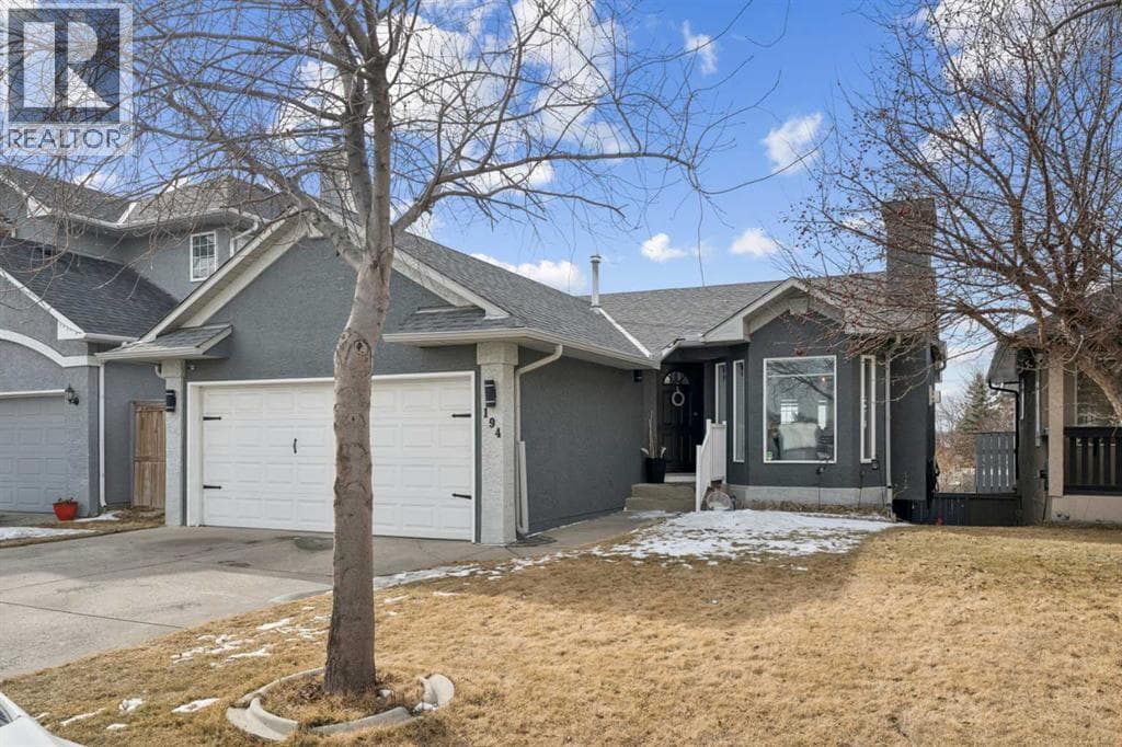 194 Martinglen Way NE — photo 2