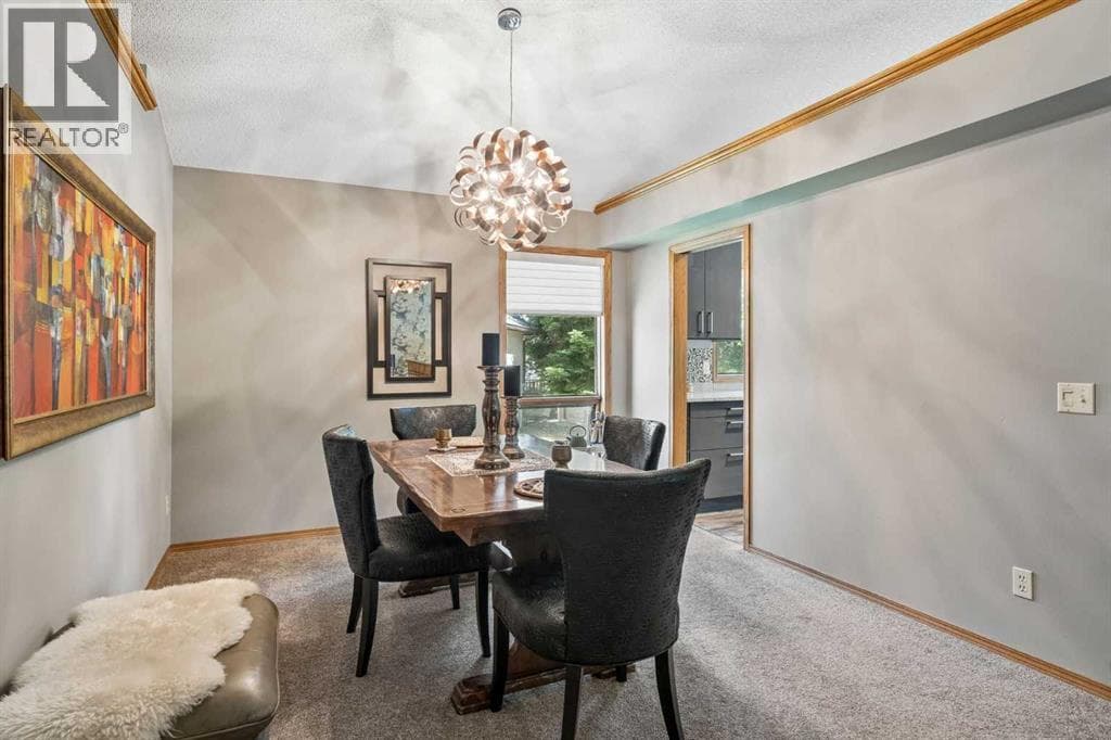 112 Oakbriar Close SW — photo 5