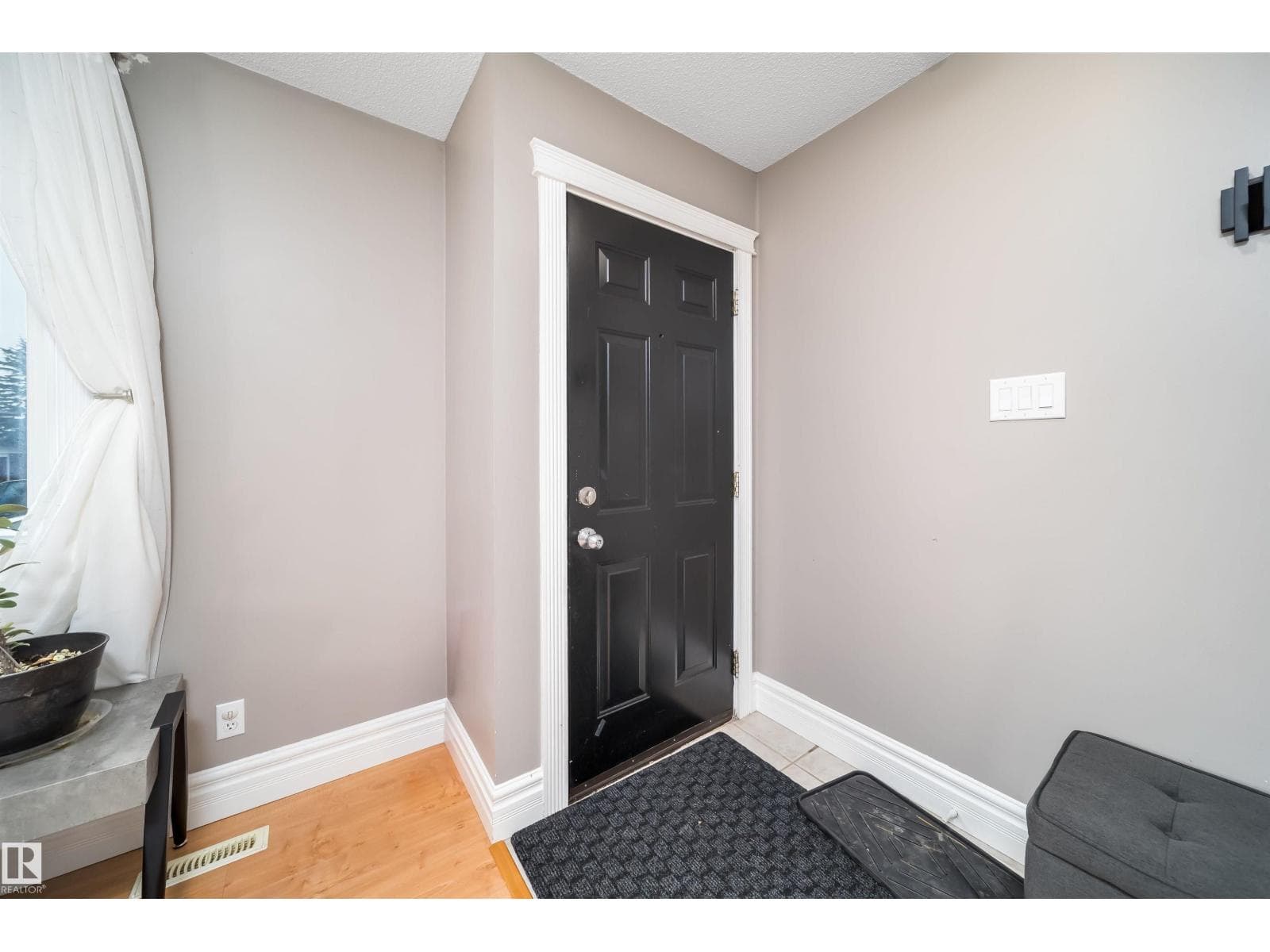 8512 142A AV NW — photo 4