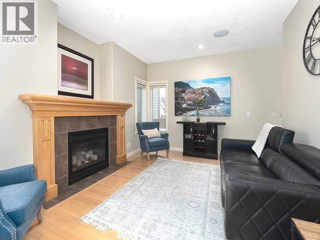 195 Royal Birkdale Crescent NW — photo 4
