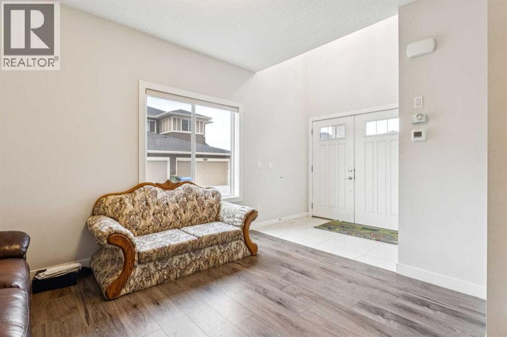 118 Saddlestone Park NE — photo 4