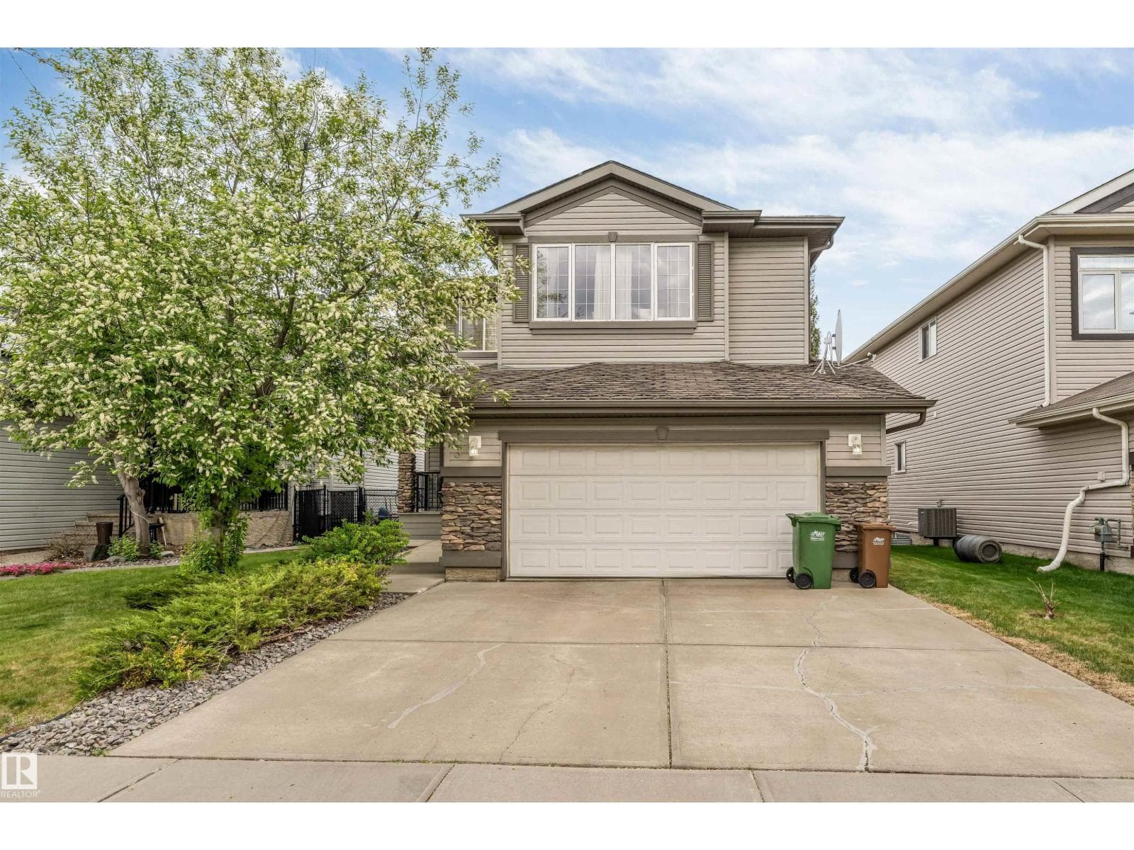 143 ELLINGTON CR