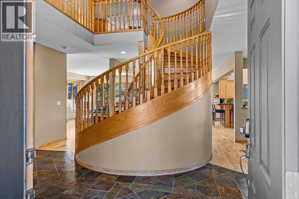 389 Eagle Heights — photo 3