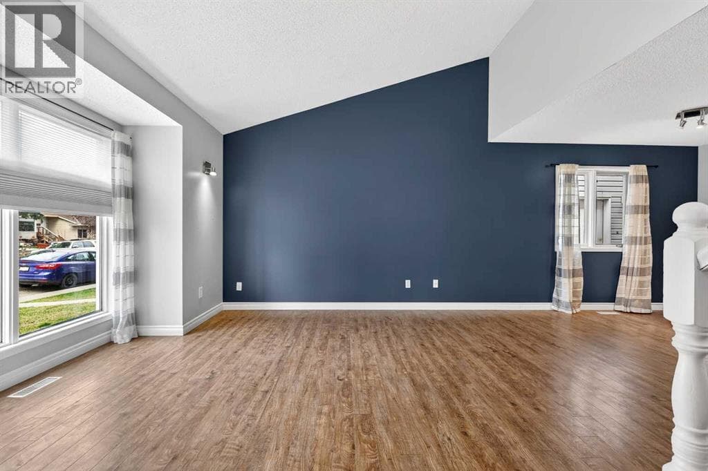 32 Millrise Crescent SW — photo 3