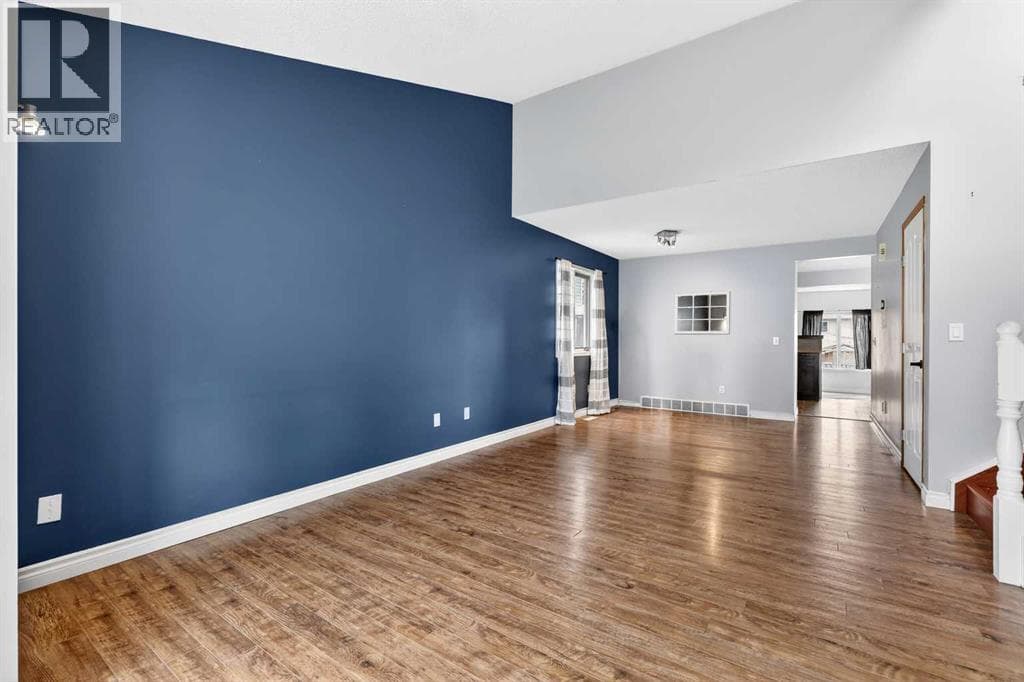 32 Millrise Crescent SW — photo 4