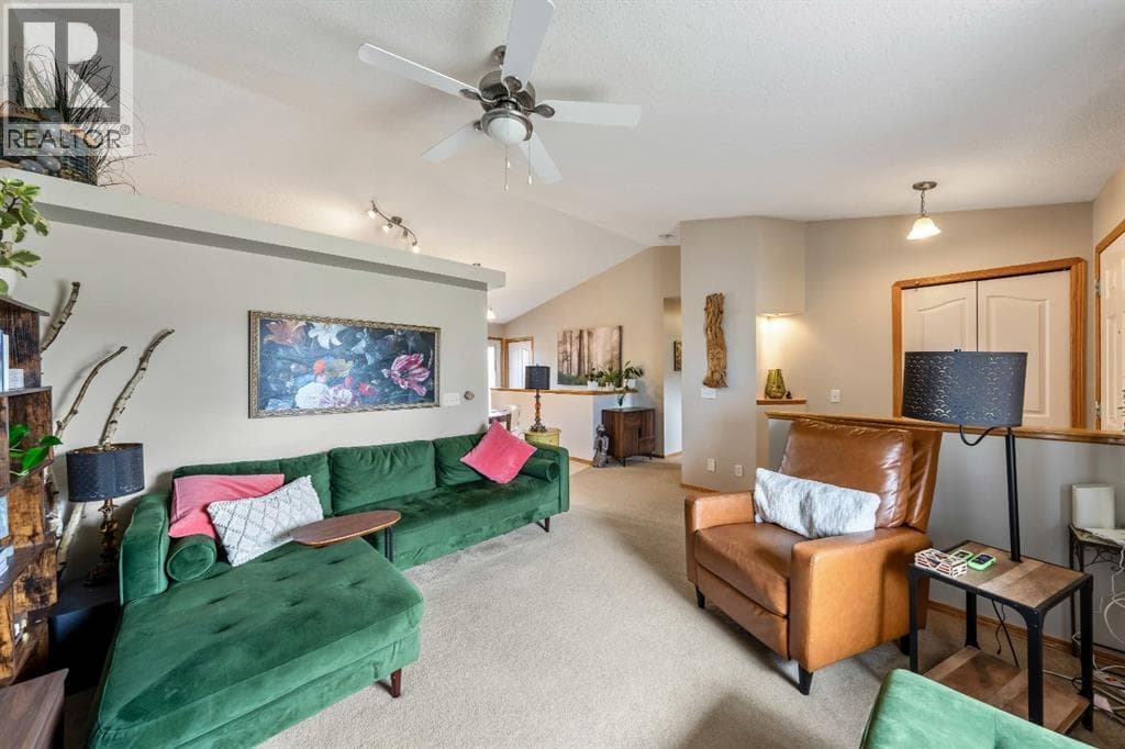 1721 Strathcona Place — photo 5