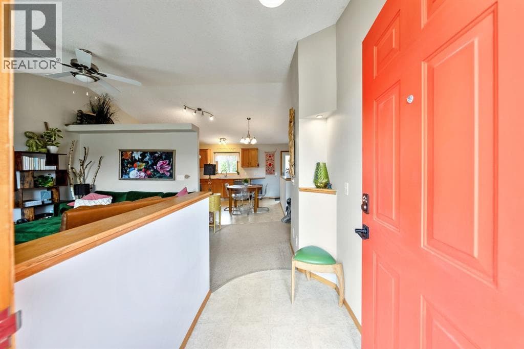 1721 Strathcona Place — photo 2