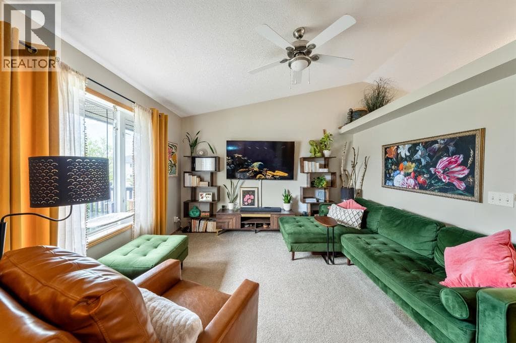 1721 Strathcona Place — photo 3