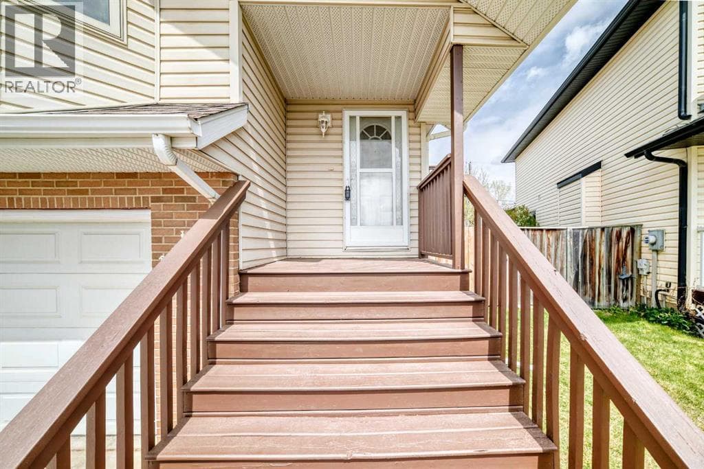 17 Ross Place — photo 2