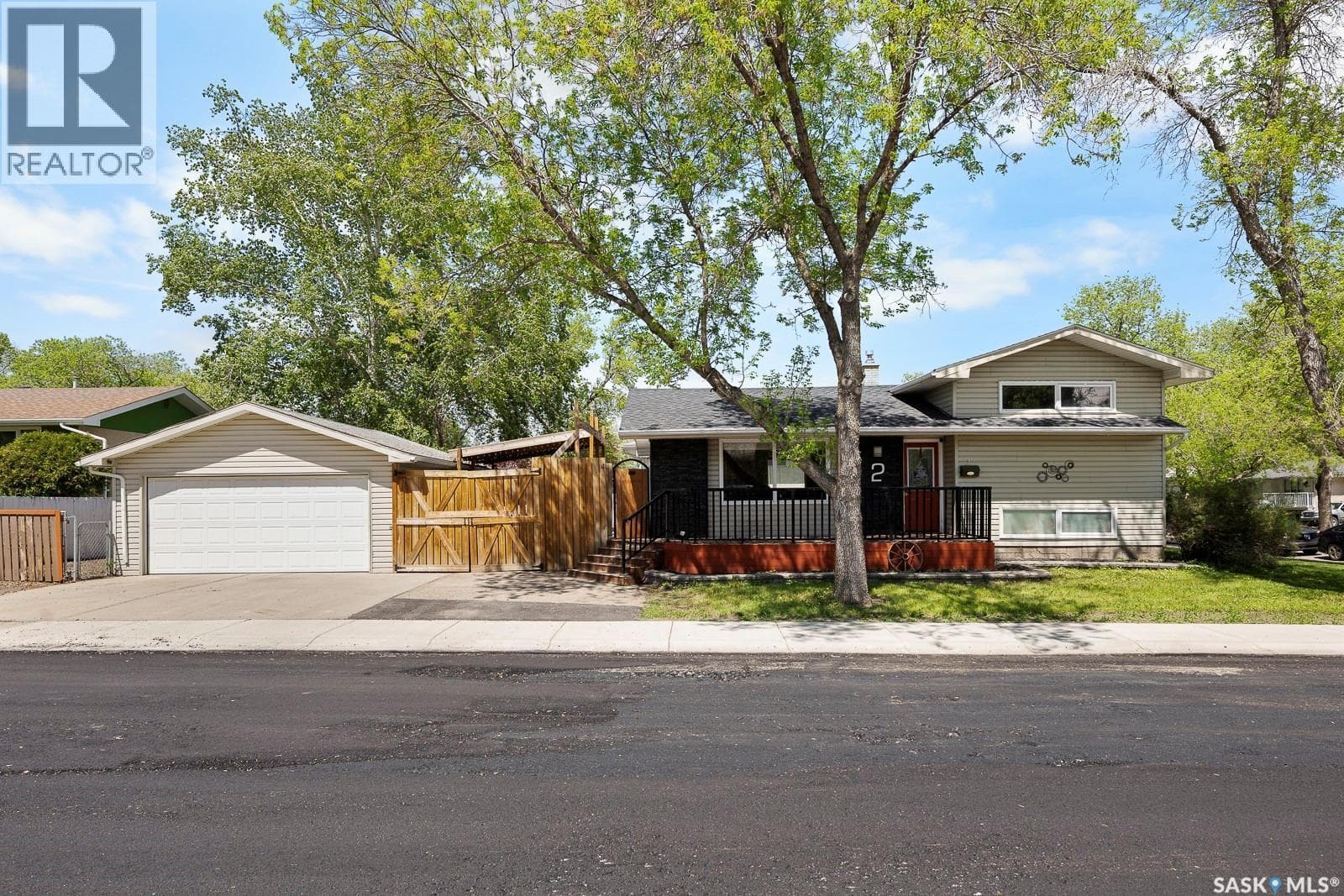 2 PLEASANTVIEW BAY