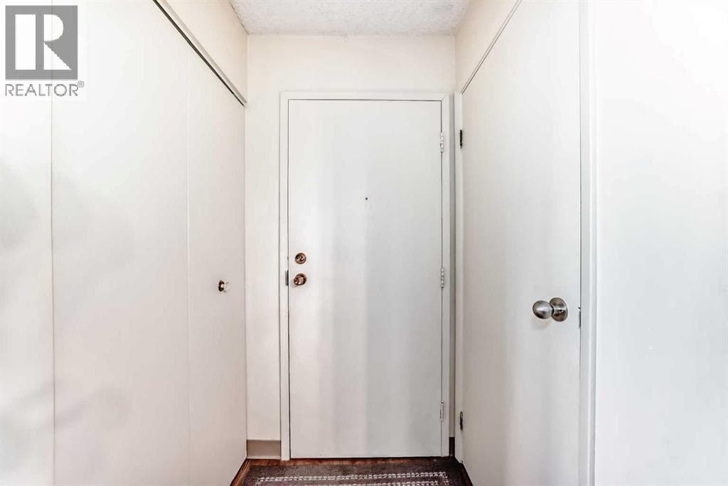 5212, 315 Southampton Drive SW — photo 3