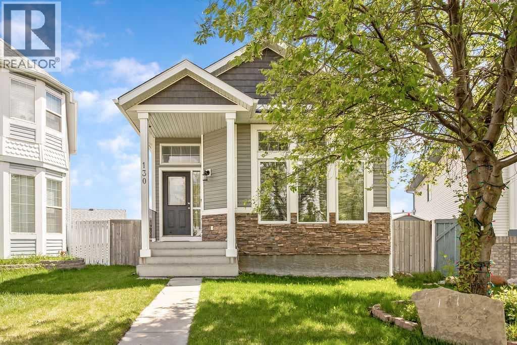 3 bed 2 bath single family at 130 Taravista Court NE — $565,000
