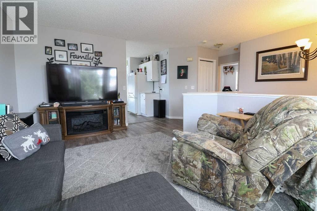 11329 92B Street — photo 4