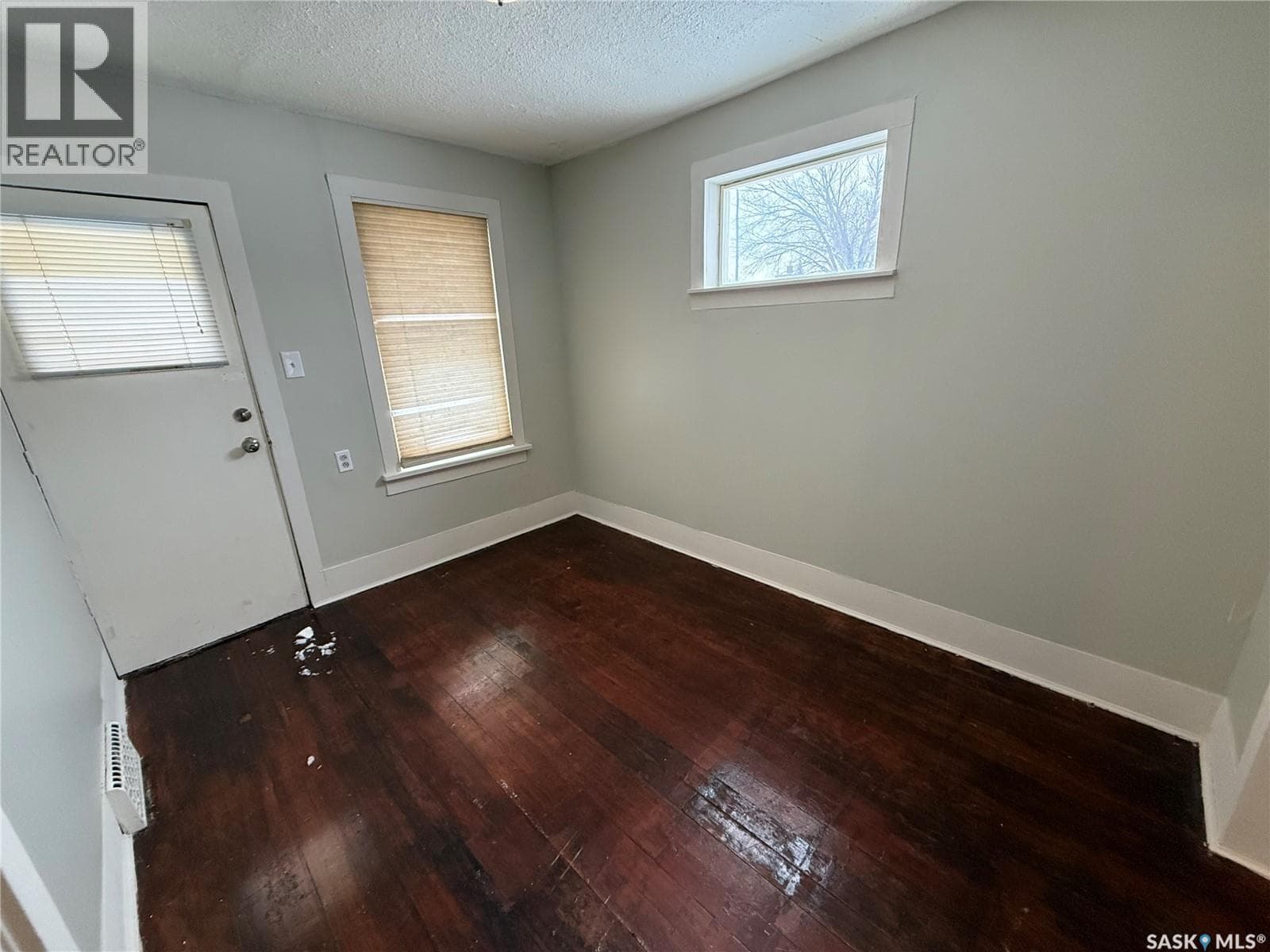 485 12th STREET E — photo 5