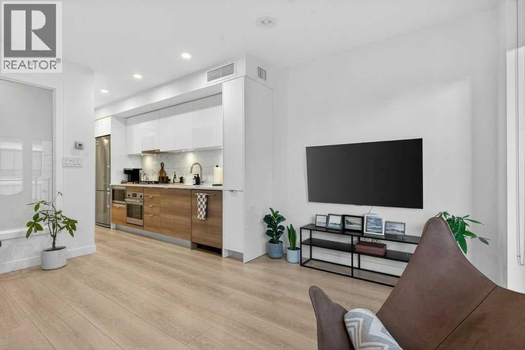 503, 108 Waterfront Court SW — photo 2