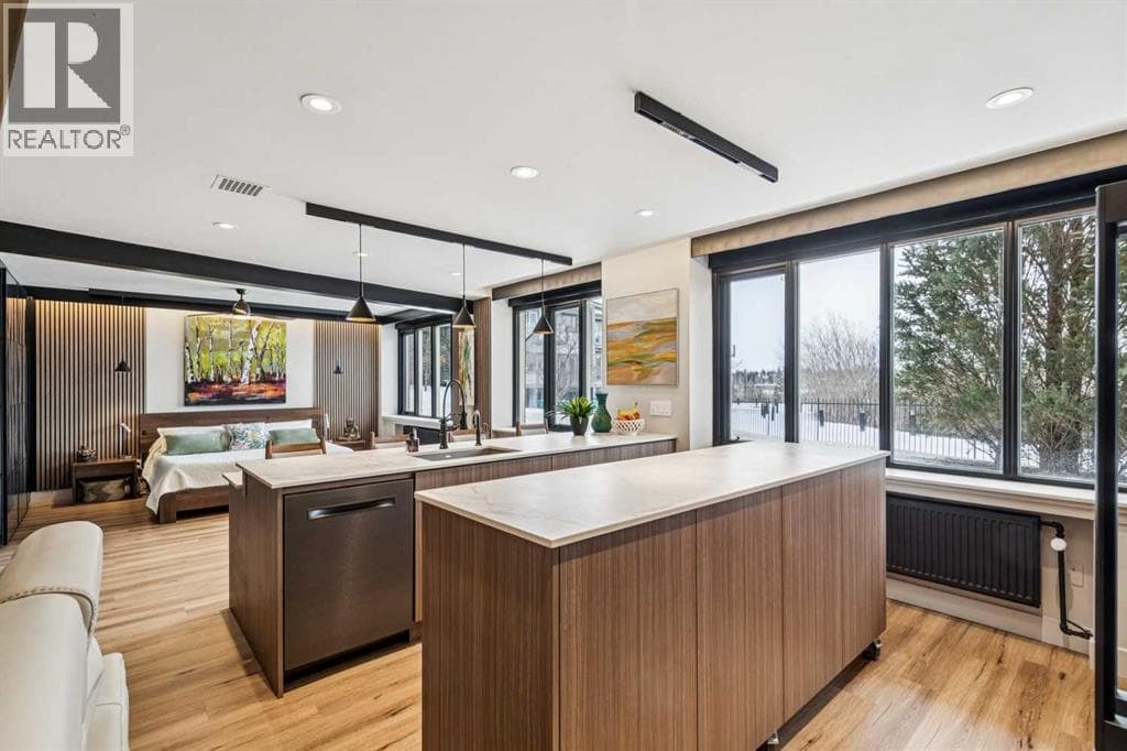 107, 3204 Rideau Place SW