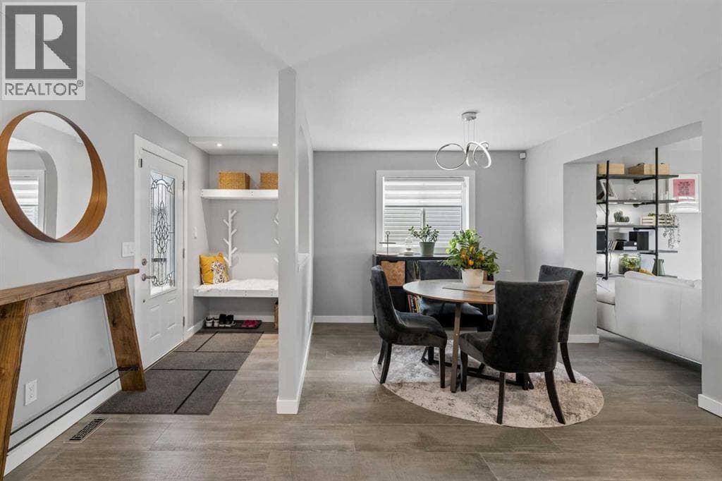 105 Royal Birch Crescent NW — photo 4