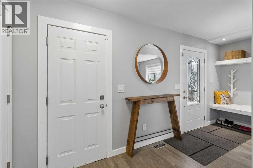 105 Royal Birch Crescent NW — photo 3