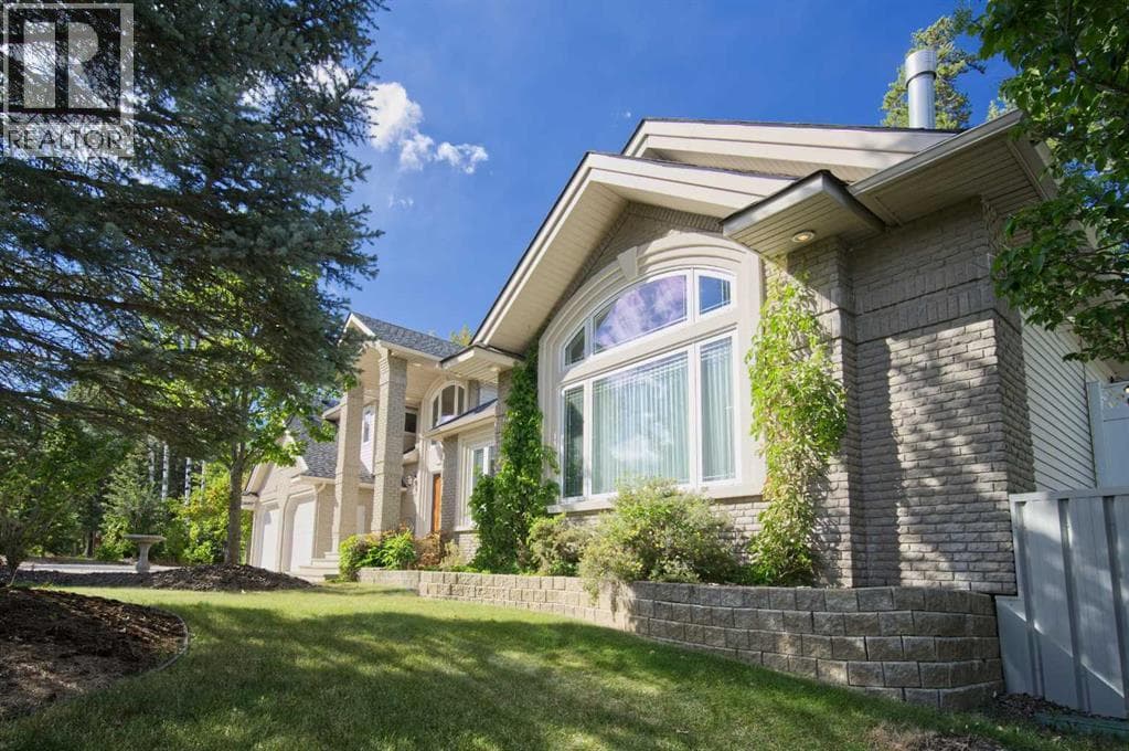 30 Ravine Drive