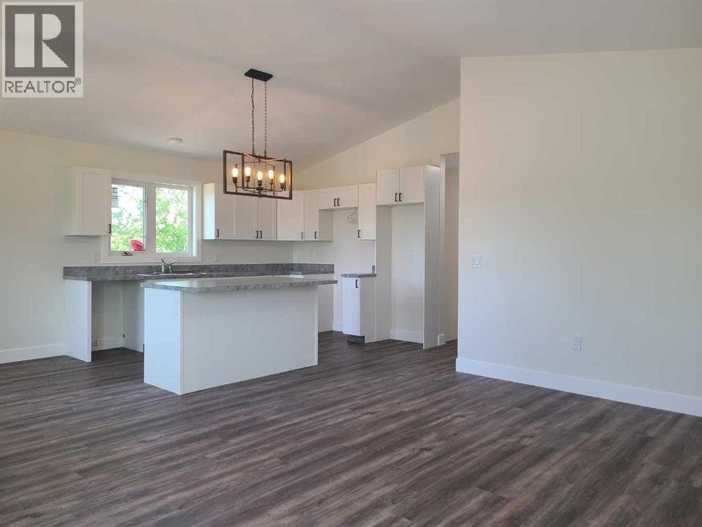 10007 99 Street — photo 3