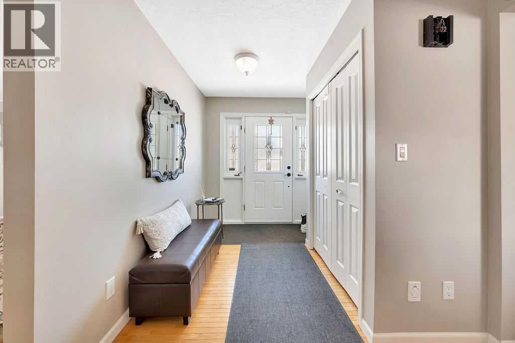 810 10 Avenue — photo 2
