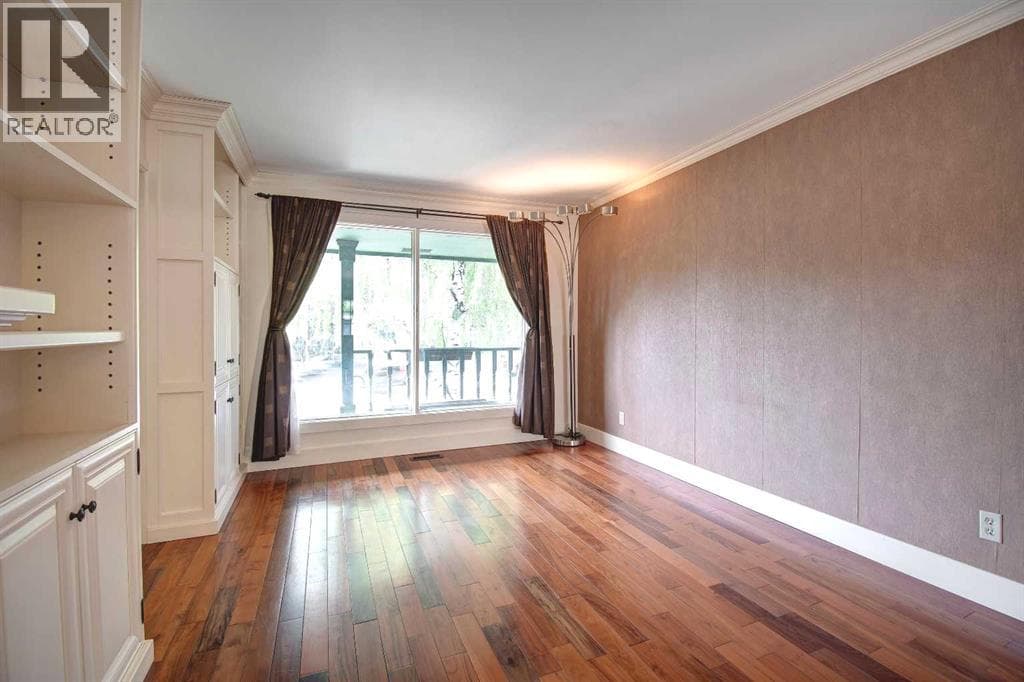 294 Southampton Drive SW photo 12