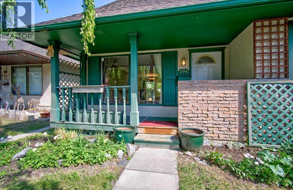 294 Southampton Drive SW photo 2