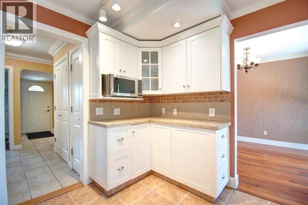 294 Southampton Drive SW photo 6