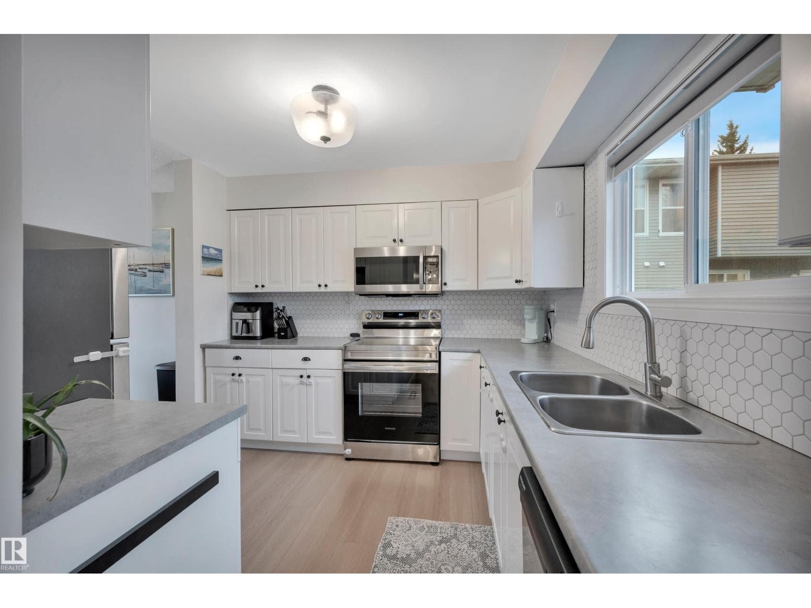 #35 4403 RIVERBEND RD NW — photo 3