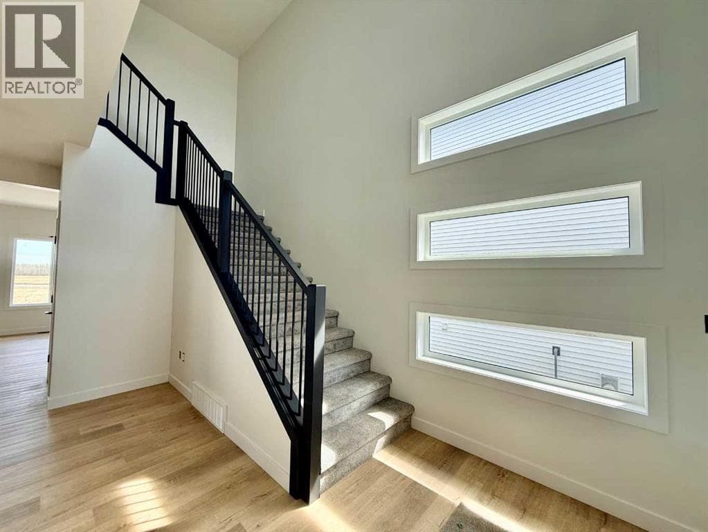 7057 85 Street — photo 2