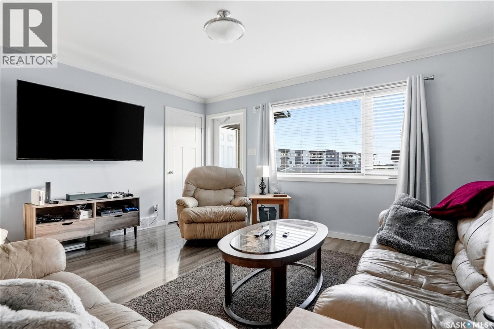 253 250 Akhtar BEND — photo 4