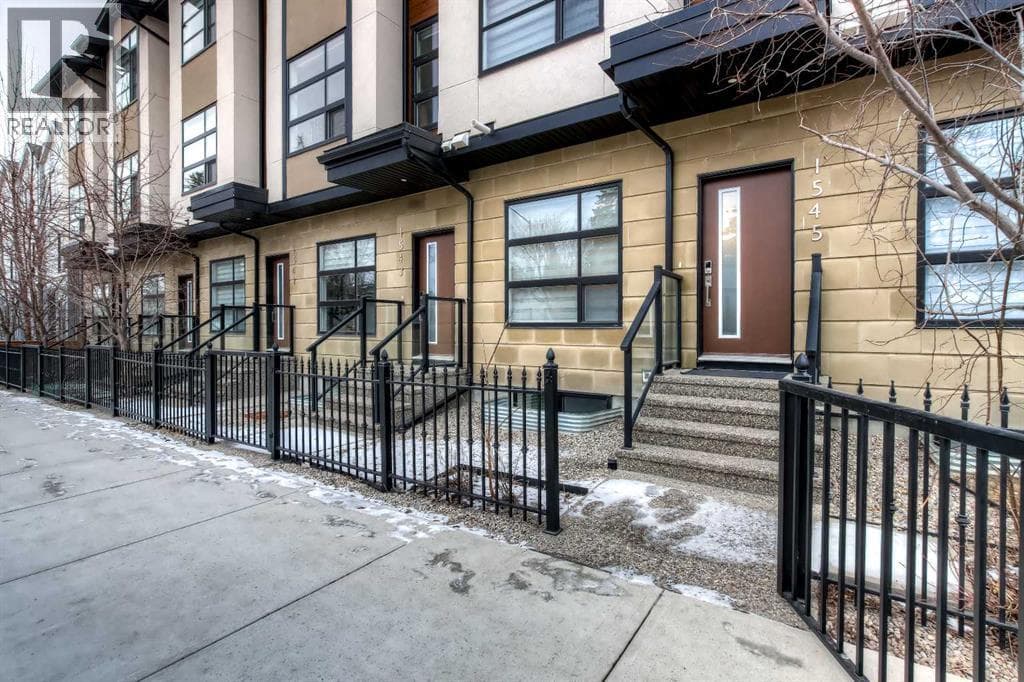1545 33 Avenue SW — photo 3