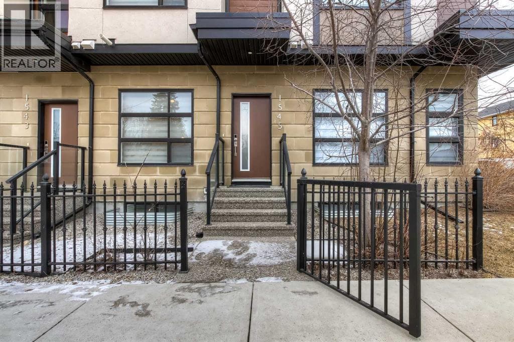1545 33 Avenue SW — photo 4