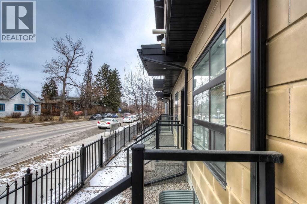 1545 33 Avenue SW — photo 5