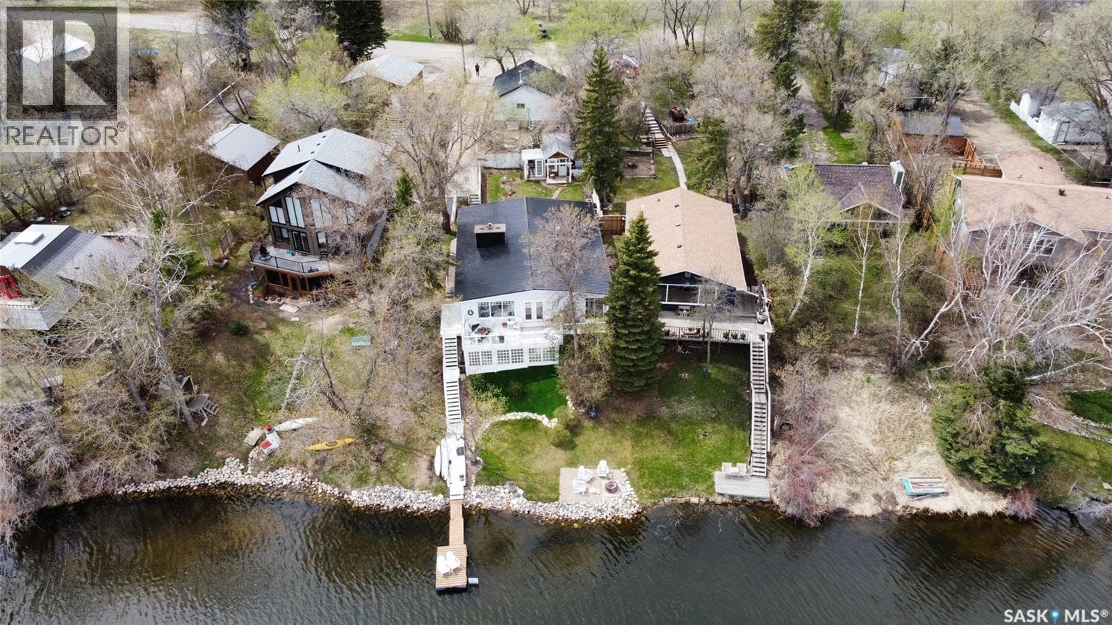 8 Lakeside DRIVE — photo 3