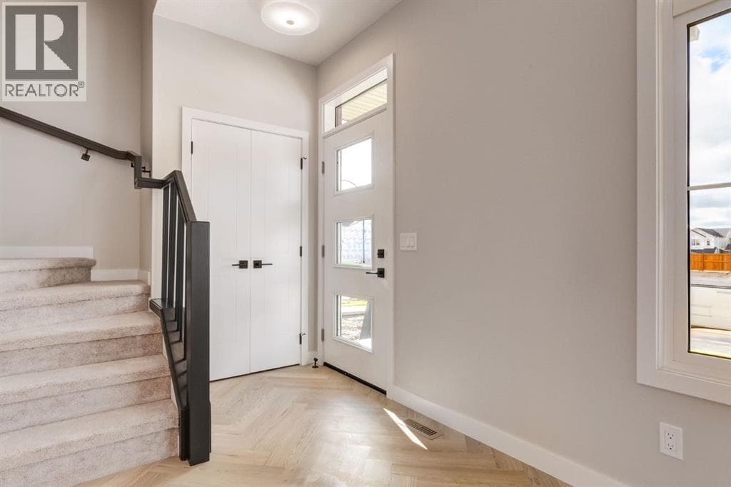 214 Sora Gardens SE — photo 2