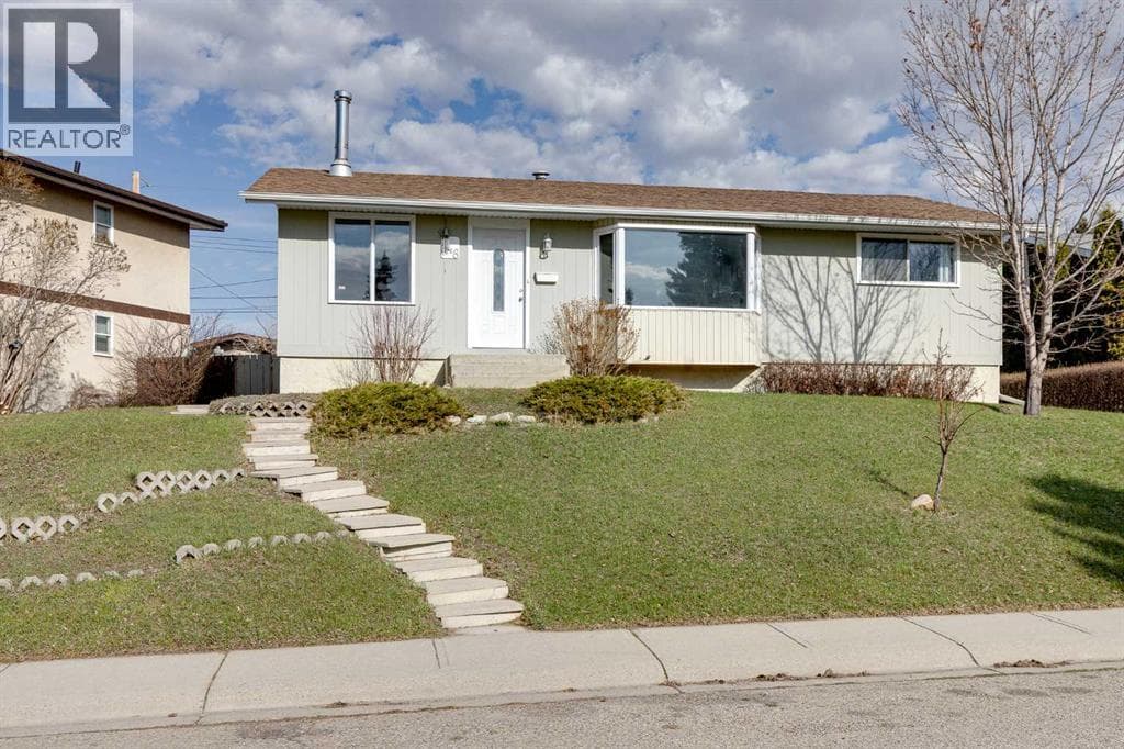 248 Huntcroft Road NE — photo 3