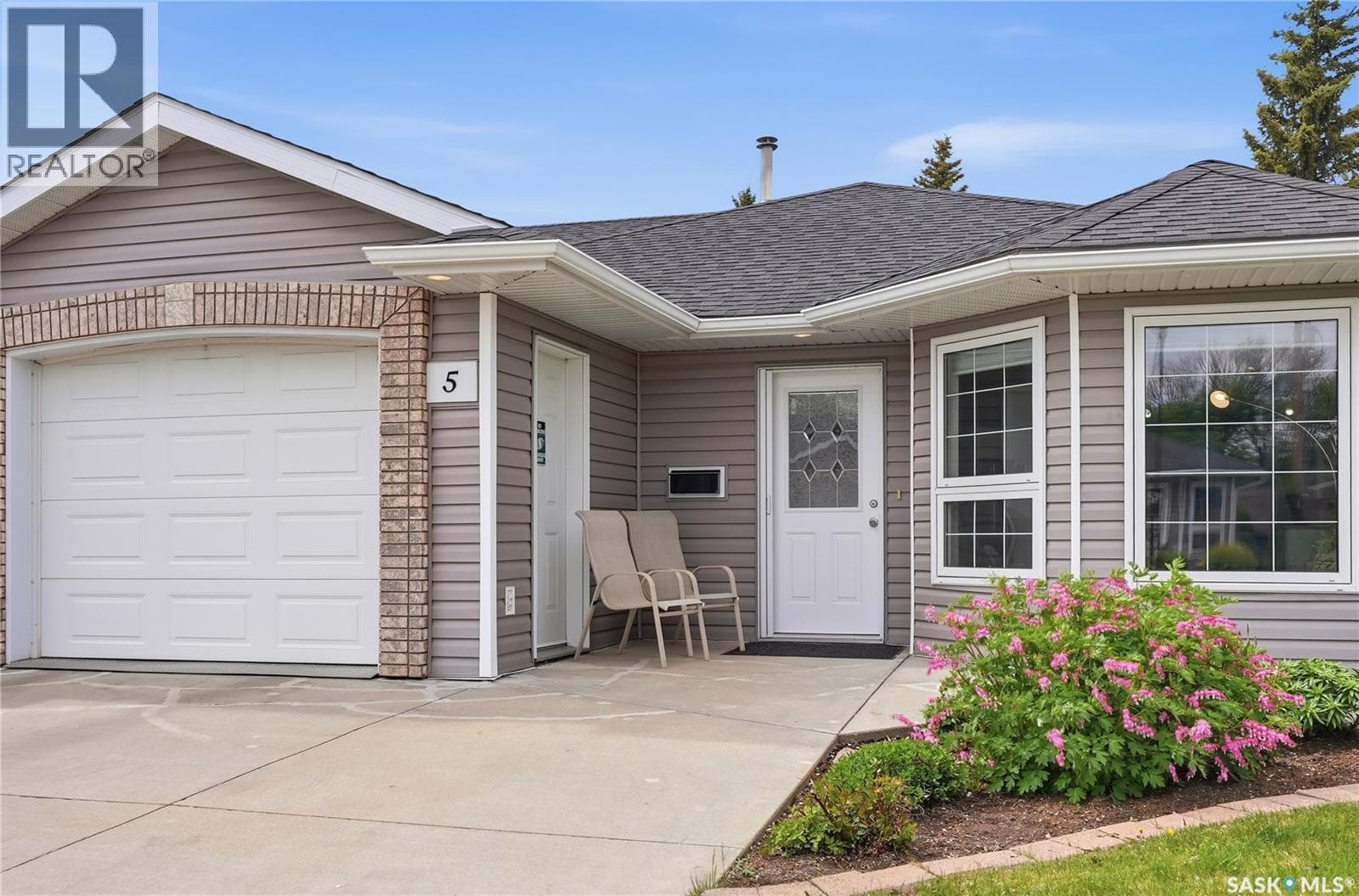 5 206 Ross AVENUE — photo 3