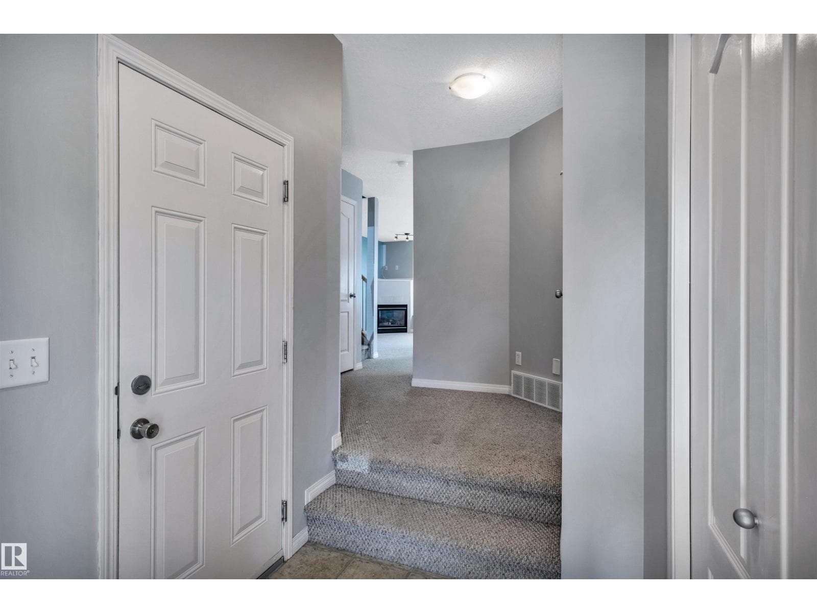 #37 133 EASTGATE WY — photo 3