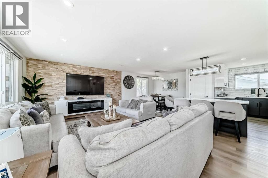 12 Rundleson Way NE — photo 4