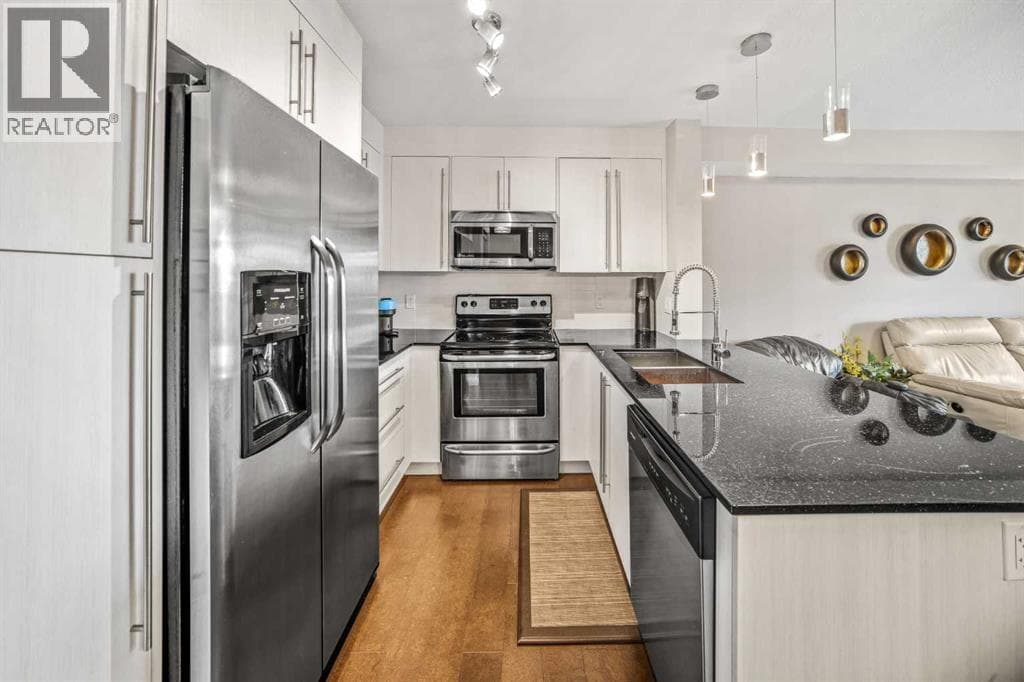 3415, 11 Mahogany Row SE — photo 4
