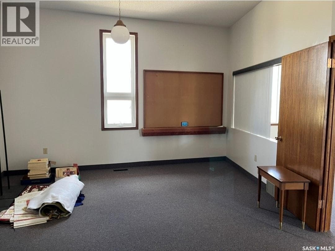 402 Wheaton AVENUE — photo 3