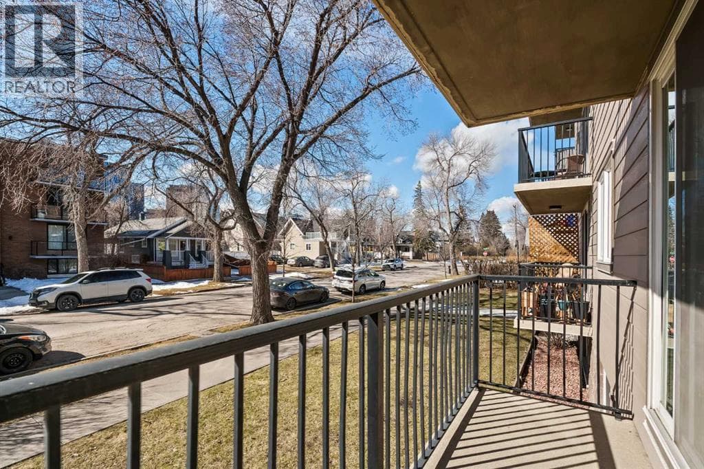 1 bed 1 bath single family at 204, 310 4 Avenue NE — $219,900
