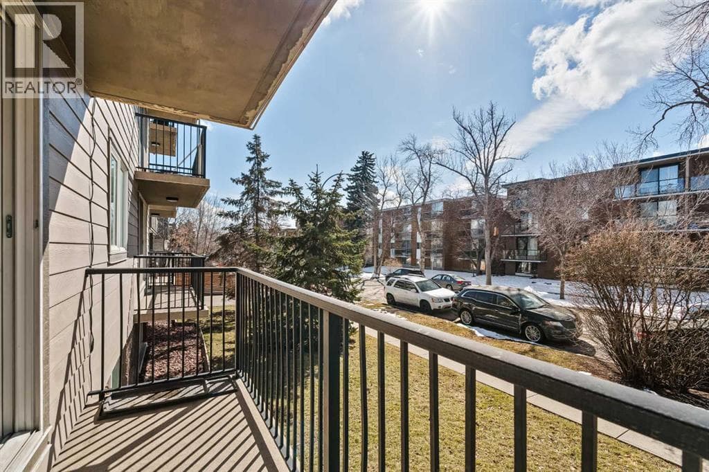 204, 310 4 Avenue NE photo 11