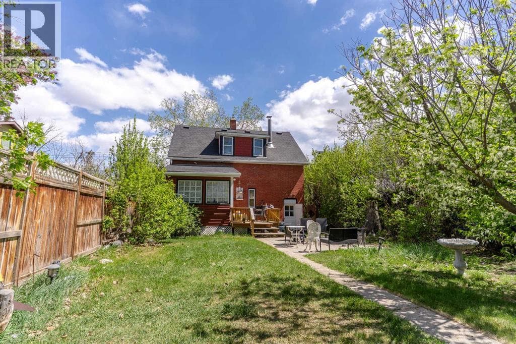 1613 17A Street SE — photo 3
